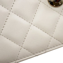 将图像加载到图库查看器中，CHANEL Matelasse ChainShoulder Bag WhiteAP4299 Lambskin/Rhinestone
