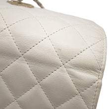 将图像加载到图库查看器中，CHANEL Matelasse ChainShoulder Bag WhiteAP4299 Lambskin/Rhinestone
