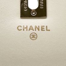 将图像加载到图库查看器中，CHANEL Matelasse ChainShoulder Bag WhiteAP4299 Lambskin/Rhinestone
