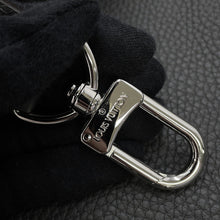 Load image into Gallery viewer, LOUIS VUITTON Greenwich GrayM94477 Taurillon Leather
