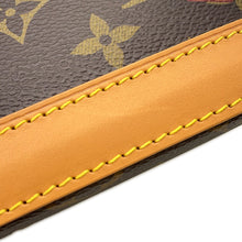将图像加载到图库查看器中，LOUIS VUITTON Nano Alma Vivienne Candy RedM12199 Monogram
