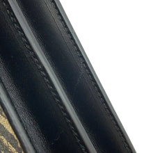 Load image into Gallery viewer, GUCCI GG Kaleido Shoulder Bag Beige/Black450953 GG Kaleido Leather
