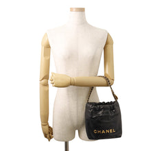 将图像加载到图库查看器中，CHANEL CHANEL 22 Shoulder Bag BlackAS3980 Shiny Calf Leather Size Mini
