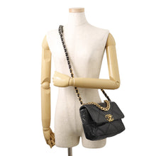 将图像加载到图库查看器中，CHANEL CHANEL19 ChainShoulder Bag BlackAS1160 Shiny Lambskin
