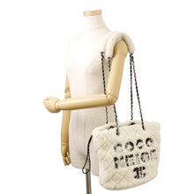 将图像加载到图库查看器中，CHANEL CocoNeige ChainShoulder Bag WhiteAS0981 Pile Leather
