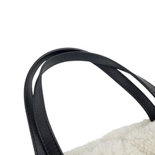 将图像加载到图库查看器中，CHANEL CocoNeige ChainShoulder Bag WhiteAS0981 Pile Leather
