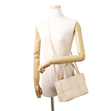 Load image into Gallery viewer, Bottega Veneta Arco Tote Macaron709337VCQC27671 Leather Size Mini
