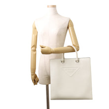 将图像加载到图库查看器中，PRADA Saffiano Leather Embossed Logo 2-Way Tote Bag White2VG084 Leather
