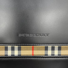 将图像加载到图库查看器中，BURBERRY Nova Check Shoulder Bag Black Leather Canvas
