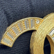 将图像加载到图库查看器中，CHANEL CC Logo Brooch Metal Rhinestone
