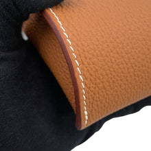 将图像加载到图库查看器中，HERMES Videpoches Shoulder Bag Gold Togo Leather
