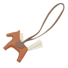 将图像加载到图库查看器中，HERMES Rodeo Gold/Craie/Etoupe Lambskin Size PM
