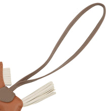 将图像加载到图库查看器中，HERMES Rodeo Gold/Craie/Etoupe Lambskin Size PM
