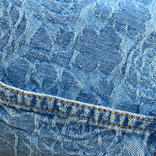 Load image into Gallery viewer, CHANEL Camellia Vest Size 36 Light BlueP74492 Cotton
