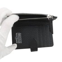 Load image into Gallery viewer, Maison Margiela Maison Margiela Coin Purse BlackSA1VX0019 Leather
