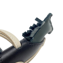 Load image into Gallery viewer, HERMES Rodeo Robeo 24 Size PM Vert Mangrove / Black / Craie Lambskin
