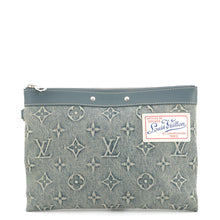将图像加载到图库查看器中，LOUIS VUITTON Pochette to Go BlueM82313 Monogram Washed Denim
