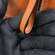 Load image into Gallery viewer, LOEWE hammock Tan387.30.S35 Classic Calf LeatherLeather Size Small
