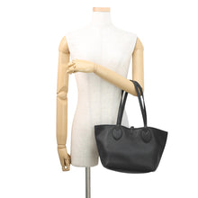 Load image into Gallery viewer, GUCCI Tortissima Reversible Tote Beige/Black839124 AAFEQ 1069 GG Canvas Leather Size Small
