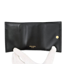 将图像加载到图库查看器中，PRADA Vitello Move Tri-fold Compact Wallet Black1MH021 Leather
