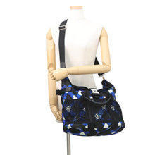 将图像加载到图库查看器中，CHANEL Airline Shoulder Bag Blue/White/Black Nylon
