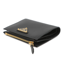 将图像加载到图库查看器中，PRADA Triangle Logo Compact Wallet Black1ML050 Leather
