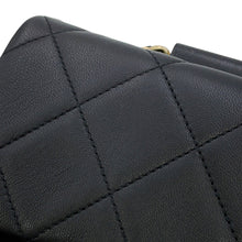 将图像加载到图库查看器中，CHANEL Matelasse Top Handle Mini Flap Bag BlackAS1357 Lambskin
