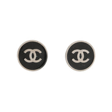 将图像加载到图库查看器中，CHANEL CC Logo Earring Black Metal
