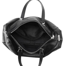 将图像加载到图库查看器中，CHANEL Chocolate Bar Handbag BlackA20182 Leather
