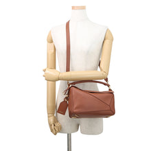 Load image into Gallery viewer, LOEWE Feather Light Puzzle Bag pecanA510PLSX01 Feather Light Napalm Size Small
