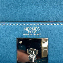 将图像加载到图库查看器中，HERMES Kelly Retourne Blue Jean Evergrain Size 28

