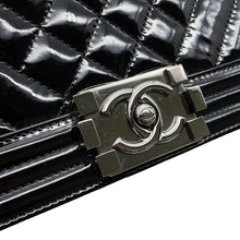 将图像加载到图库查看器中，CHANEL Boy Chanel ChainShoulder Bag BlackA67086 Patent Leather Size 25
