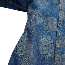 Load image into Gallery viewer, CHANEL Collarless denim jacket Size 38 BlueP70737 94% Cotton, 4% Elastopolyester, 2% Elastane
