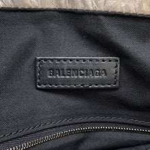 Load image into Gallery viewer, BALENCIAGA Crash Tote Bag MetalicBeige742941 Leather Size Medium

