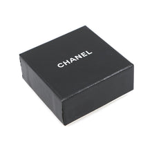 将图像加载到图库查看器中，CHANEL Earring CC Logo Metal
