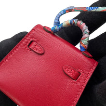 将图像加载到图库查看器中，HERMES Kelly Twilly Rouge Vif Tadelakt Leather Silk
