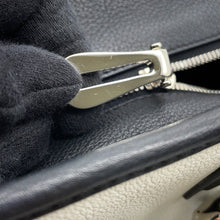 将图像加载到图库查看器中，LOEWE Amazona Limited Edition White/Black35279A03PL Leather Size 28
