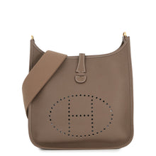 将图像加载到图库查看器中，HERMES Evelyne3 Etoupe Taurillon Clemence Size PM
