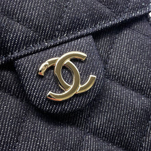 Load image into Gallery viewer, CHANEL CHANEL25 ChainShoulder Bag BlackAS5293 Denim Size Small
