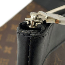 将图像加载到图库查看器中，LOUIS VUITTON Pochette・Discovery NoirM69411 Monogram Macassar Canvas
