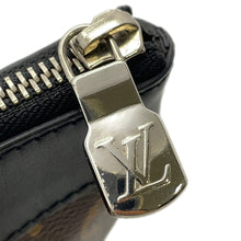 将图像加载到图库查看器中，LOUIS VUITTON Pochette・Discovery NoirM69411 Monogram Macassar Canvas
