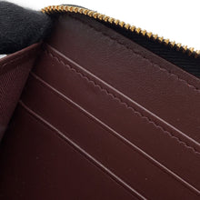 Load image into Gallery viewer, CHANEL Matelasse Zip Around Chozai Cloth BlackAP0242 Caviar Leather
