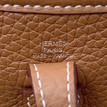 将图像加载到图库查看器中，HERMES Evelyne Long Gold Taurillon Clemence Size TPM
