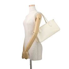 将图像加载到图库查看器中，The Row E/W Top Handle Bag milkW1285L133 Leather
