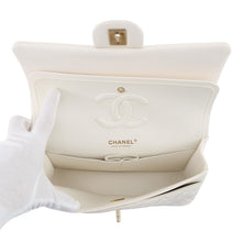 Load image into Gallery viewer, CHANEL Matelasse Double Flap Chain Shoulder Bag WhiteA01112 Caviar Leather Size 25
