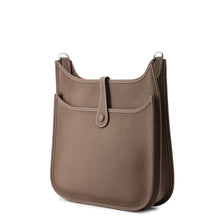将图像加载到图库查看器中，HERMES Evelyne3 Etoupe Taurillon Clemence Size PM
