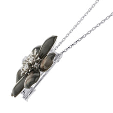 Load image into Gallery viewer, Van Cleef &amp; Arpels Rose de Noël Clip Pendant Size SmallVCARD30400 18K White Gold
