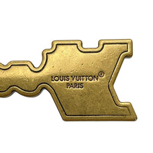 Load image into Gallery viewer, LOUIS VUITTON Chain Belt Pearl Bag Charm Gold/WhiteM01689 Gold Plated Faux Pearl
