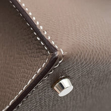 将图像加载到图库查看器中，HERMES Mini Kelly2 Etoupe Epsom

