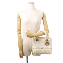 将图像加载到图库查看器中，Dior Lady D-Lite 2WAY Bag White/GoldM0565OESV_M01E Canvas Size Medium
